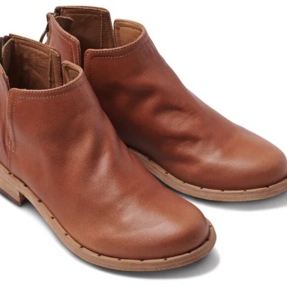 Beek Womens Falcon Cognac Leather Zip Back Ankle Bootie7.5
